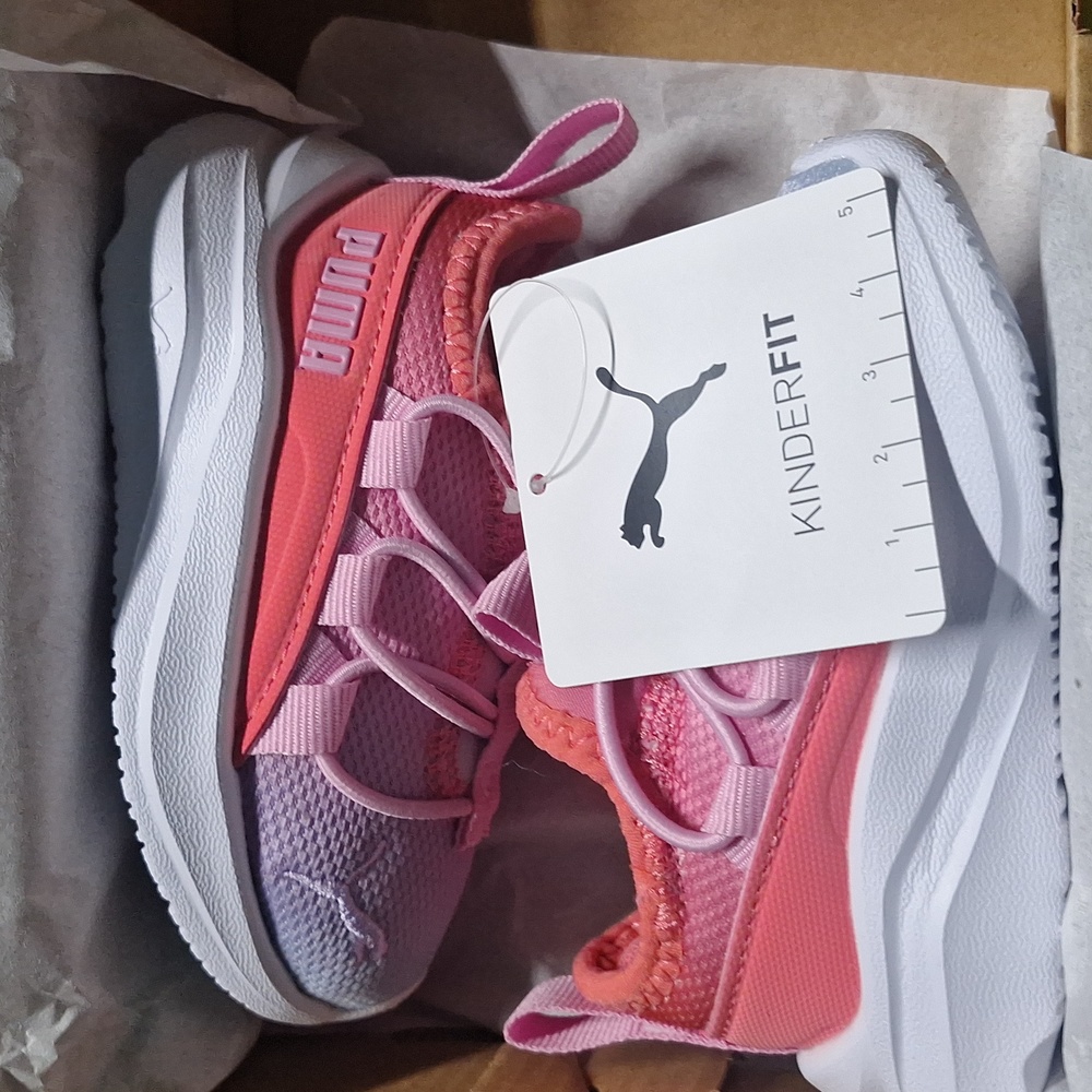 Kids sneakers